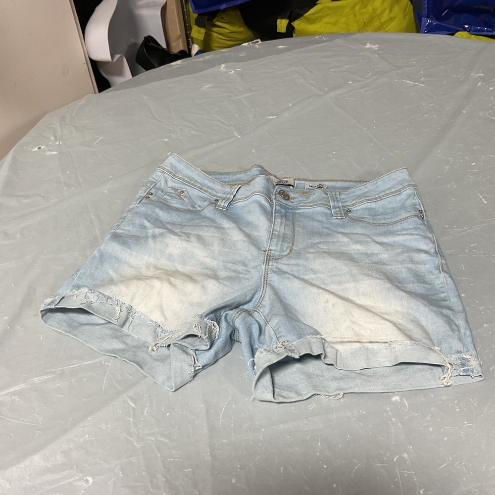 Light Blue Denim Cutoff Shorts with Frayed Hem 937